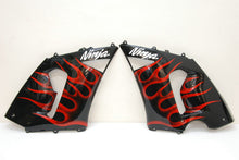 Charger l'image dans la galerie, Black and Red Flame - NINJA ZX-6R 05-06 Fairing Kit