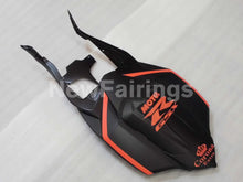 Charger l'image dans la galerie, Matte Black and Orange Corona - GSX-R600 08-10 Fairing Kit