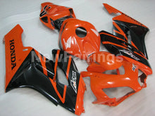 Charger l&#39;image dans la galerie, Orange and Black Factory Style - CBR1000RR 04-05 Fairing Kit