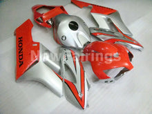 Charger l&#39;image dans la galerie, Red and Silver Factory Style - CBR1000RR 04-05 Fairing Kit -