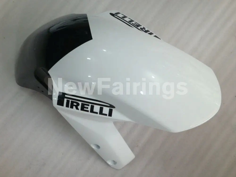 White and Black Corona - GSX-R600 04-05 Fairing Kit