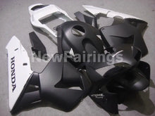 Charger l'image dans la galerie, White and Matte Black Factory Style - CBR600RR 03-04 Fairing