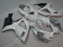 Charger l'image dans la galerie, White and Silver Factory Style - GSX-R600 06-07 Fairing Kit